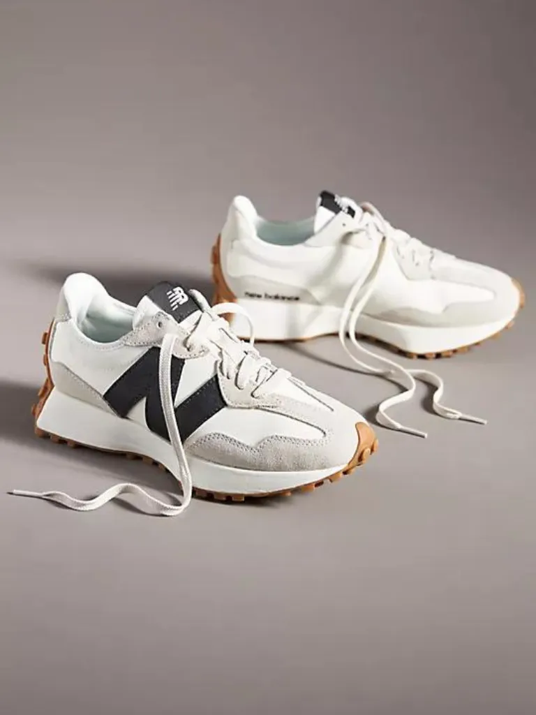 New Balance 327 Sneaker in Moonbeam/Black