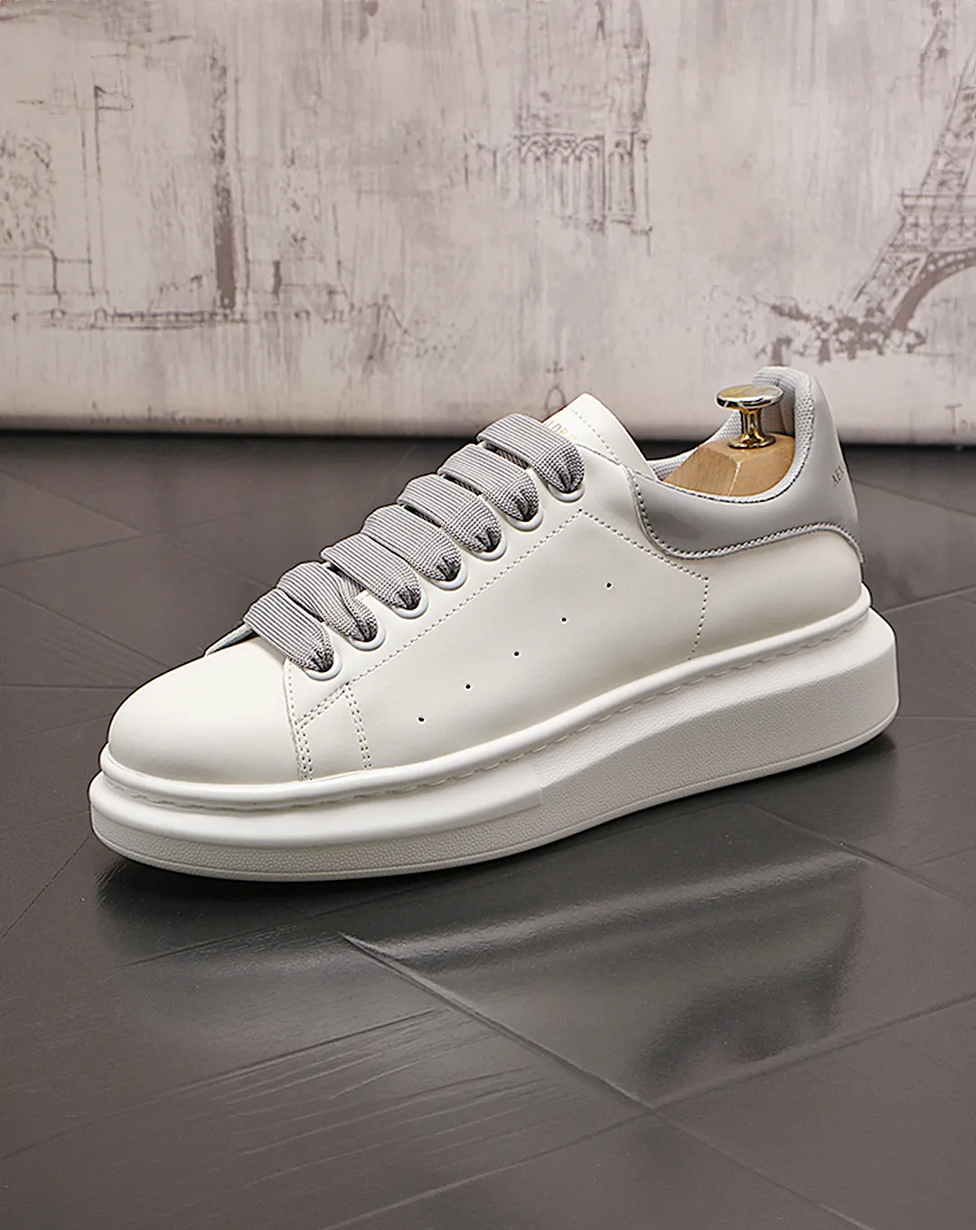 ♂♀Versatile Leather Sneakers